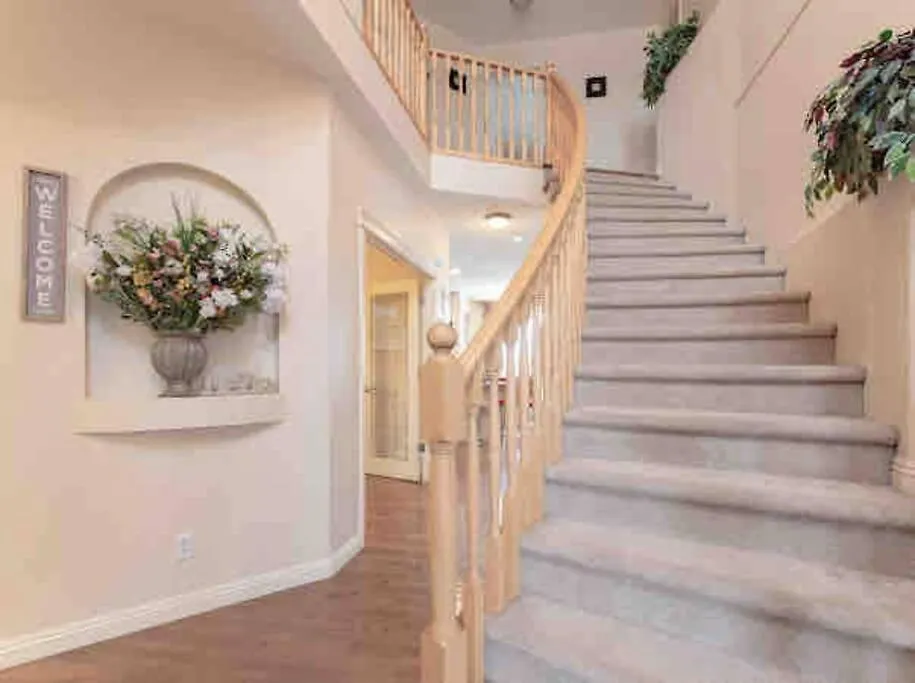 2500 Sq House In Springbank Hill Bl 261818 Villa Calgary