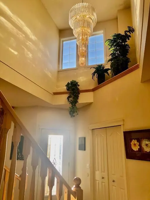 2500 Sq House In Springbank Hill Bl 261818 Villa Calgary