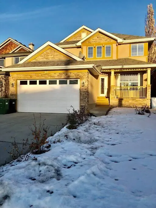 2500 Sq House In Springbank Hill Bl 261818 Villa Calgary Canada