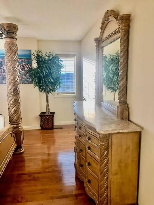 2500 Sq House In Springbank Hill Bl 261818 Villa Calgary 0*,