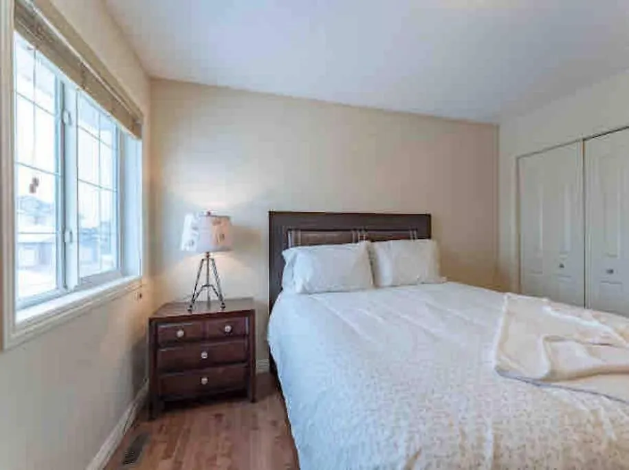 2500 Sq House In Springbank Hill Bl 261818 Villa Calgary