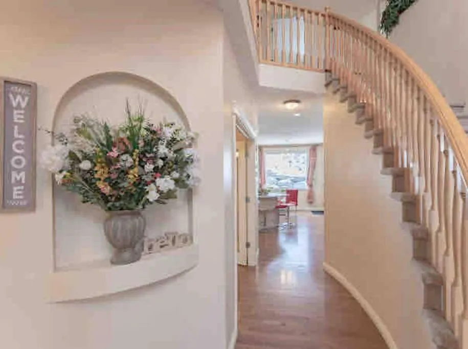 2500 Sq House In Springbank Hill Bl 261818 Villa Calgary
