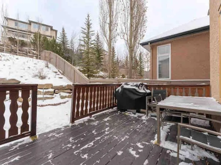 2500 Sq House In Springbank Hill Bl 261818 Villa Calgary Canada