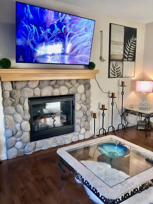 2500 Sq House In Springbank Hill Bl 261818 Villa Calgary