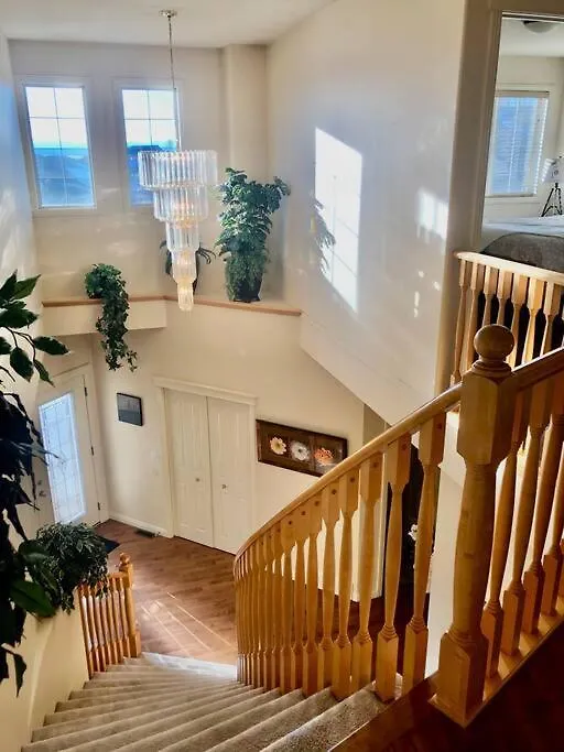 2500 Sq House In Springbank Hill Bl 261818 Villa Calgary